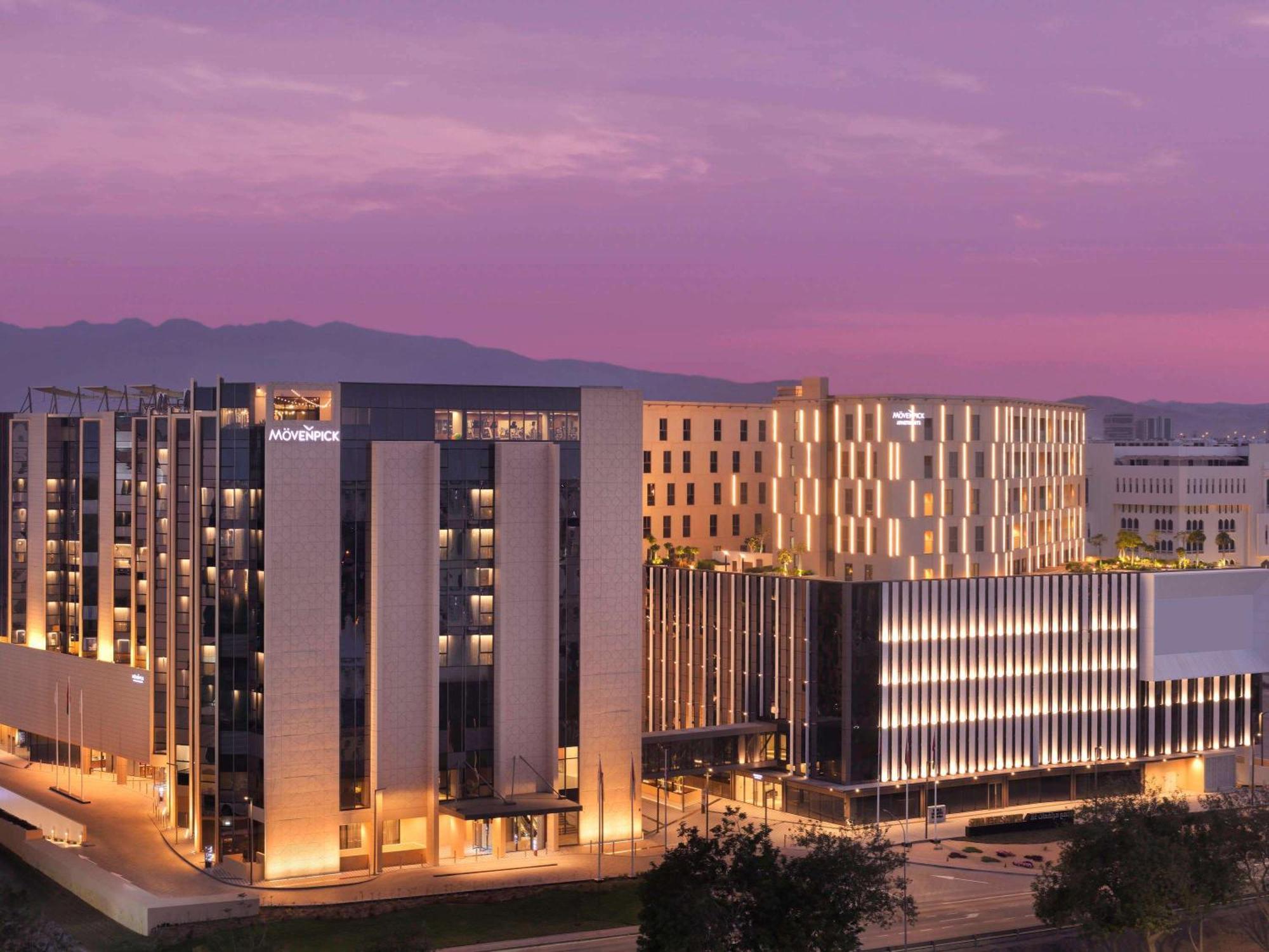 Moevenpick Hotel & Apartments Ghala Μουσκάτ Εξωτερικό φωτογραφία The West End