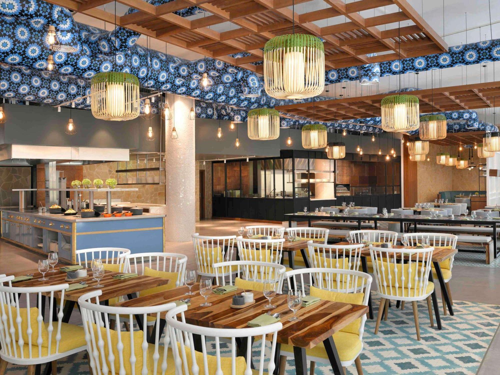 Moevenpick Hotel & Apartments Ghala Μουσκάτ Εξωτερικό φωτογραφία The restaurant