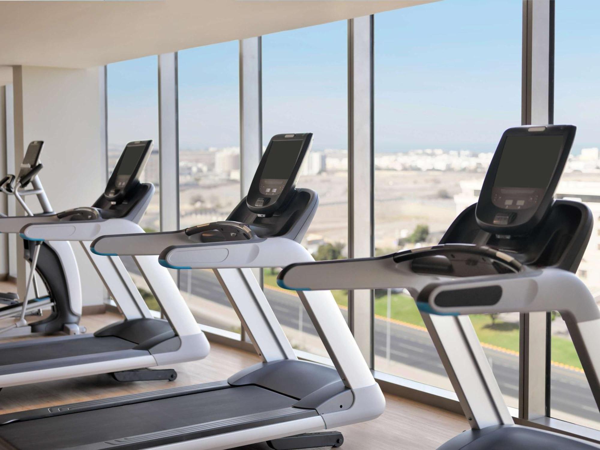 Moevenpick Hotel & Apartments Ghala Μουσκάτ Εξωτερικό φωτογραφία The gym at the hotel